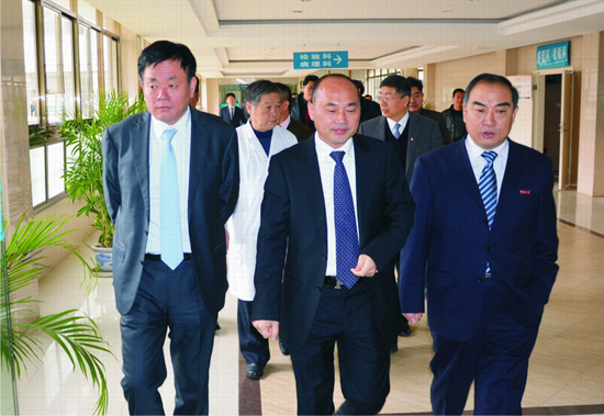 華僑大學校領導蒞臨我院參觀指導